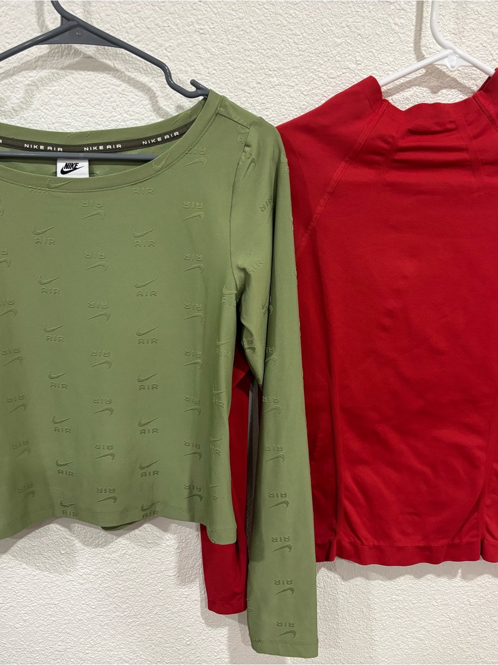 NIKE Women's NSW Air AOP LS Top in Alligator Green & Pro Dri-Fit Compression Top